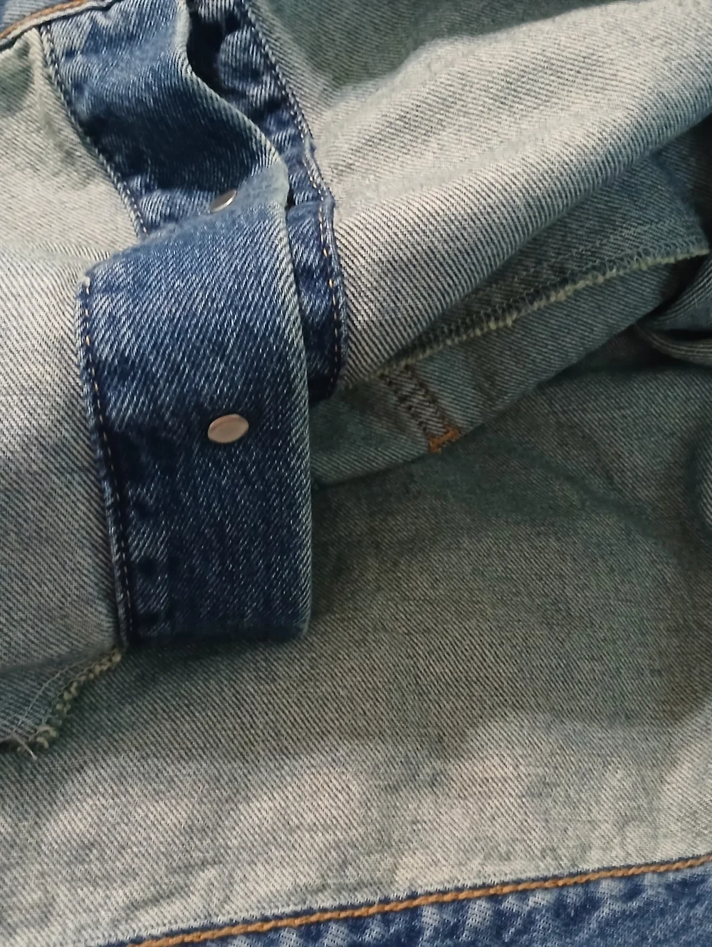 Levi's Classic Blue Denim Jacket - Men's Workwear - Picture 5 of 6